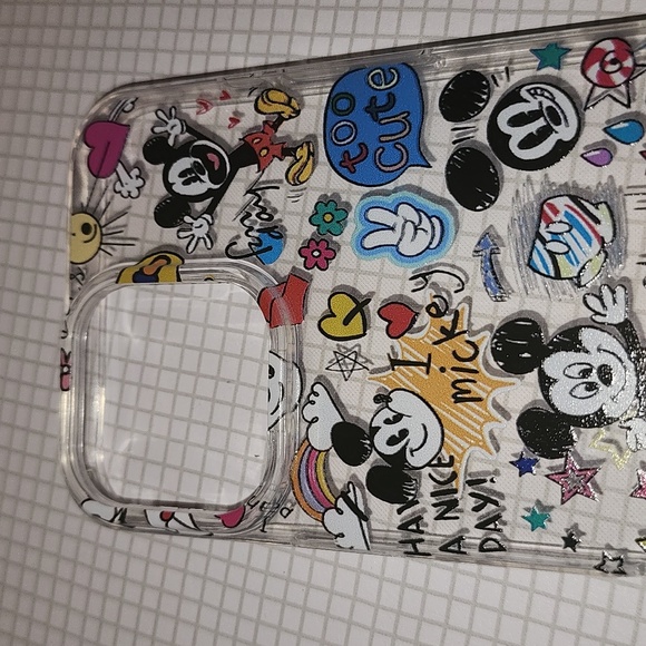 Brand new Mickey Mouse Iphone 16 Pro Max Silicon Cellphone case - Picture 2 of 6